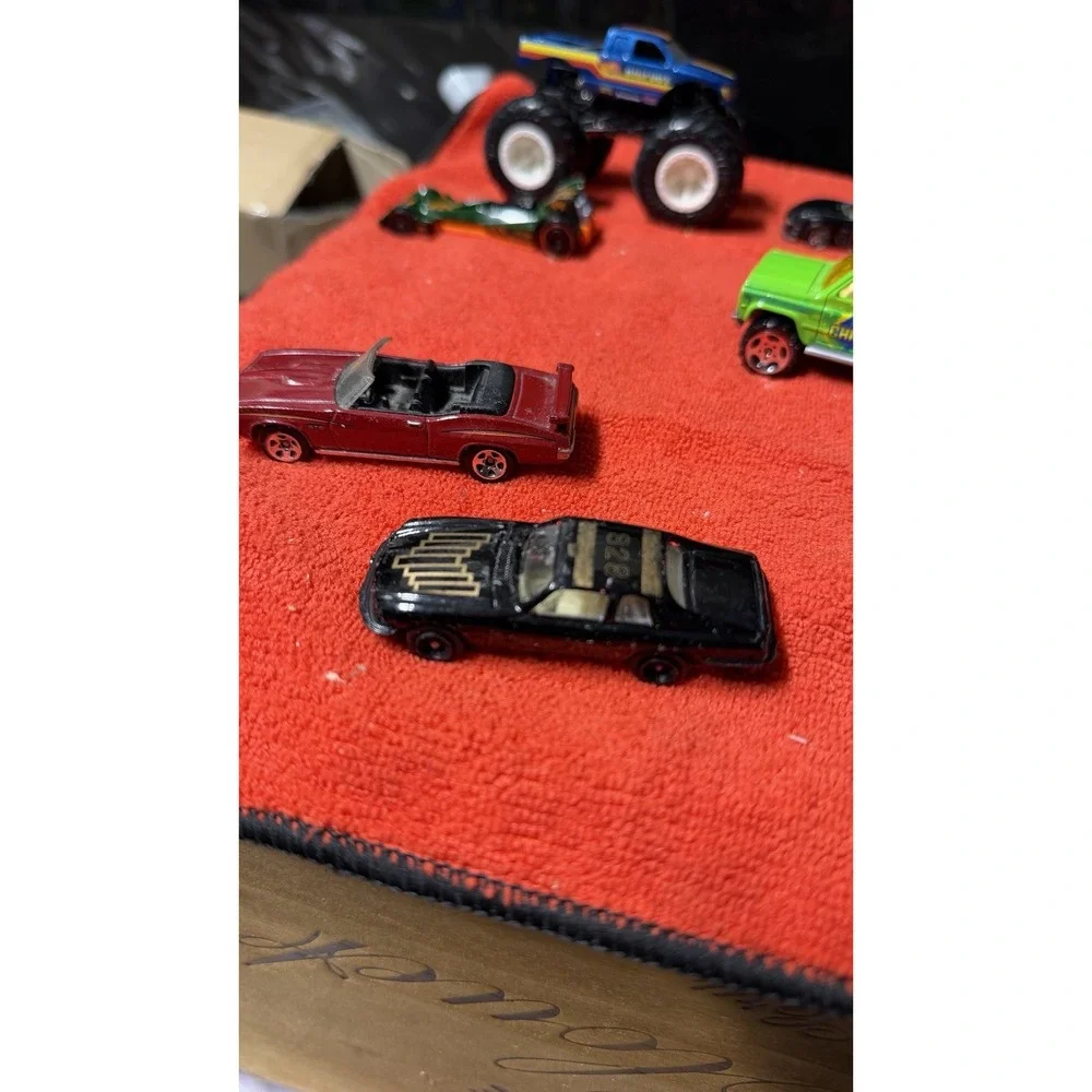 Lot of 9 Diecast Toy Cars & Trucks Mixed‎ Styles (Hot Wheels/Matchbox Style)